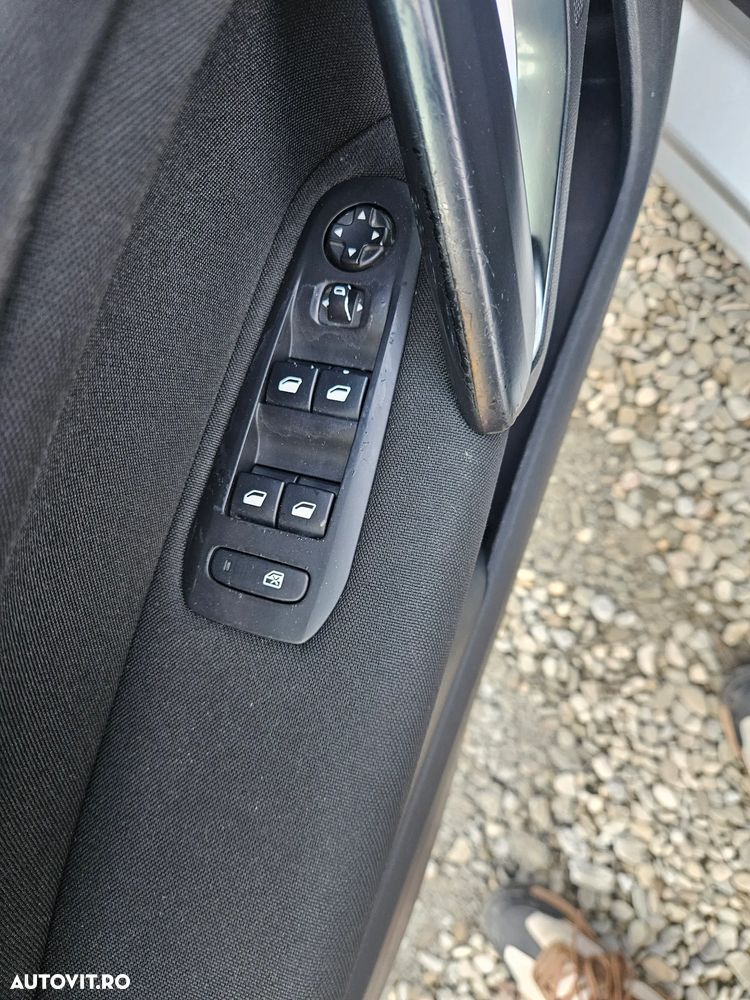 Peugeot 308 HDi FAP 92 Active - 11