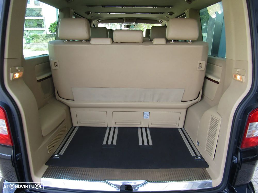 VW Multivan 2.5 TDi Highline - 26