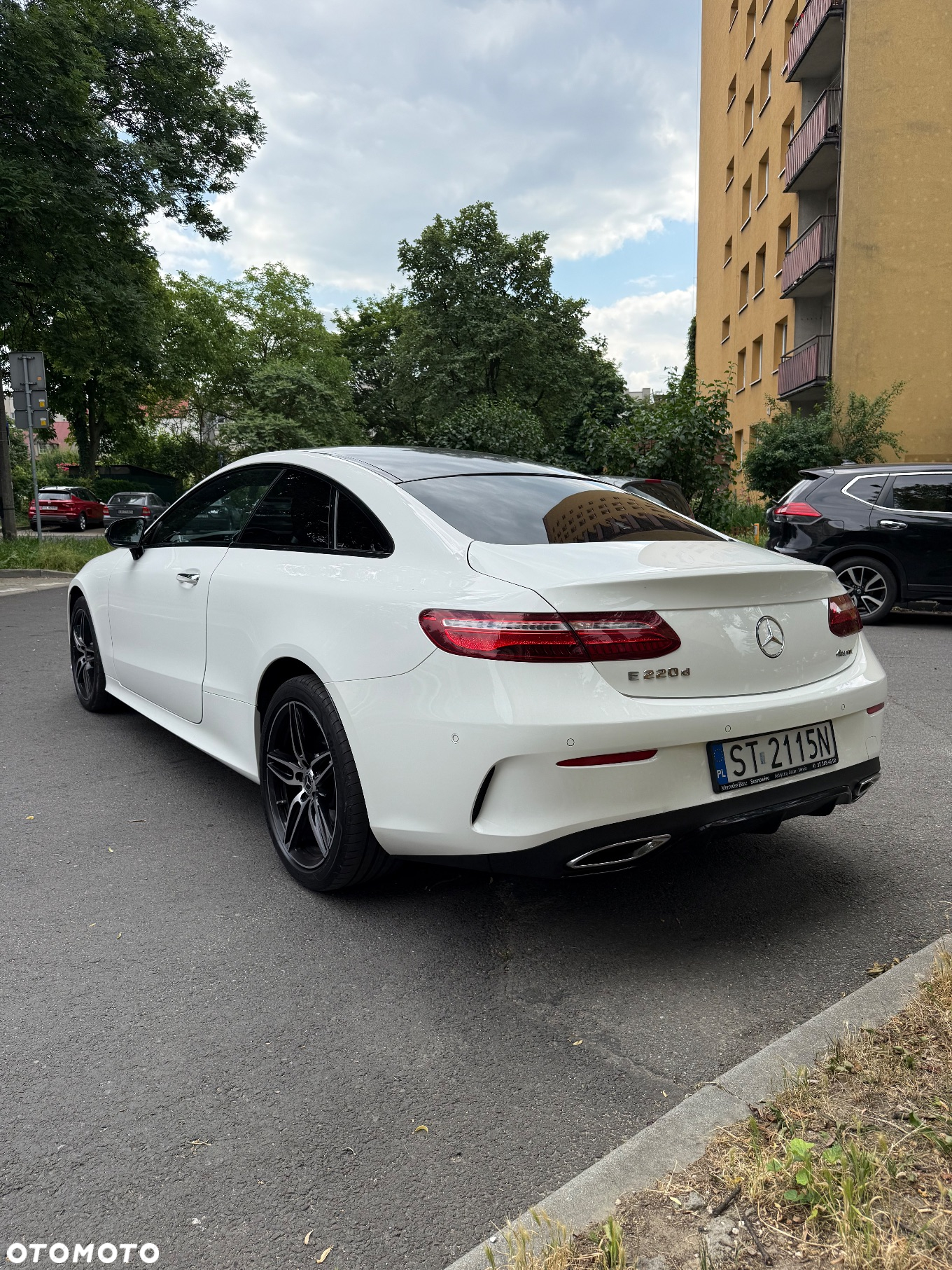 Mercedes-Benz Klasa E 220 d Coupe 4-Matic 9G-TRONIC - 4