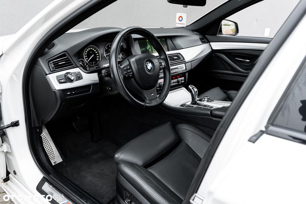 BMW Seria 5 M550d xDrive - 17
