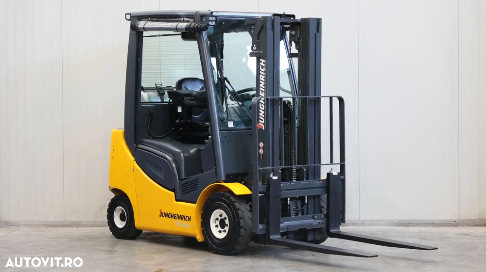 Jungheinrich TFG 320s - 6