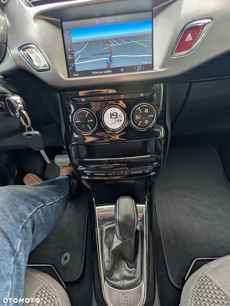 Citroën DS3 PureTech 110 Stop&Start EAT6 SportChic - 25