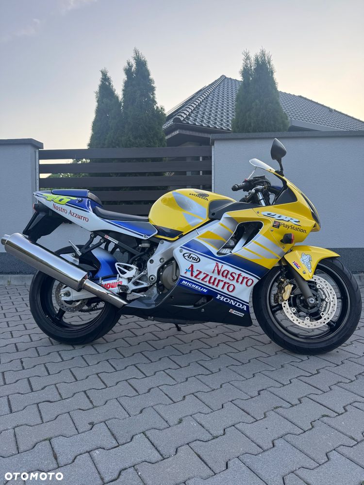 Honda CBR - 9