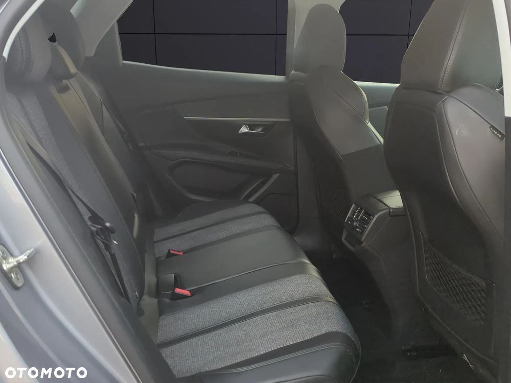 Peugeot 3008 1.2 PureTech Allure S&S - 18