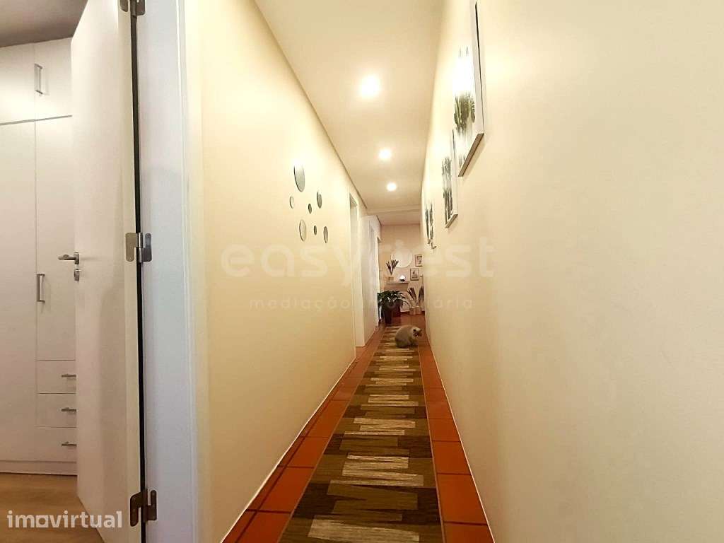 Moradia térrea totalmente renovada com logradouro - Grande imagem: 3/26