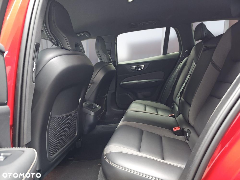 Volvo V60 Cross Country Plus B5 B AWD - 10