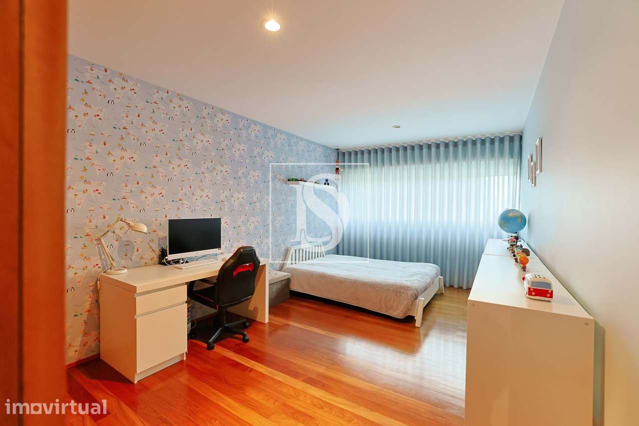 Moradia T3 renovada em condomínio fechado | Quinta da Barca - Grande imagem: 5/39