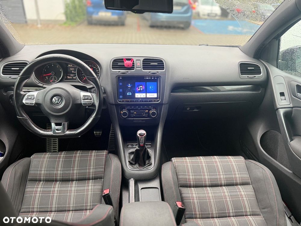Volkswagen Golf - 11