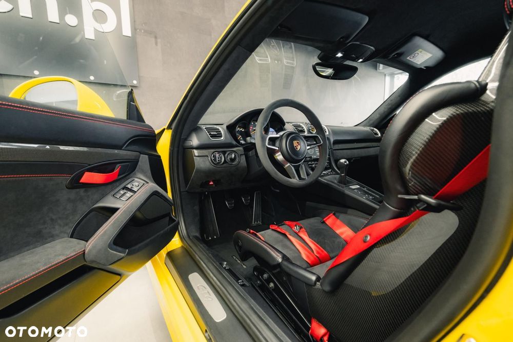 Porsche Cayman GT4 - 10