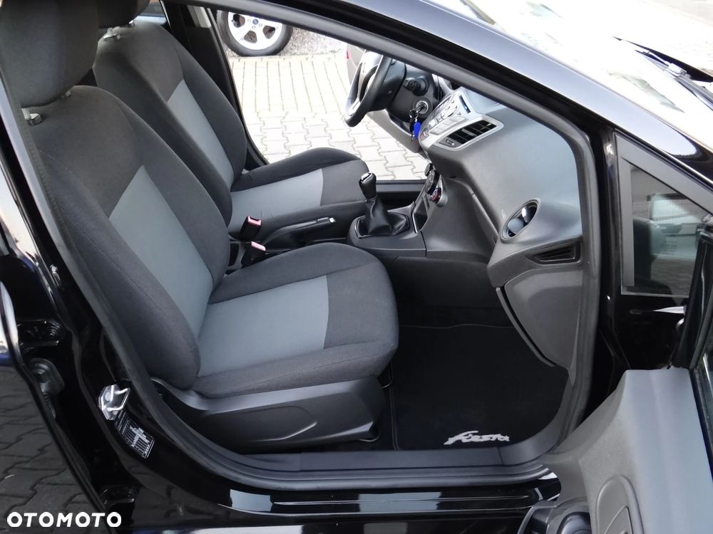 Ford Fiesta 1.25 Titanium - 32