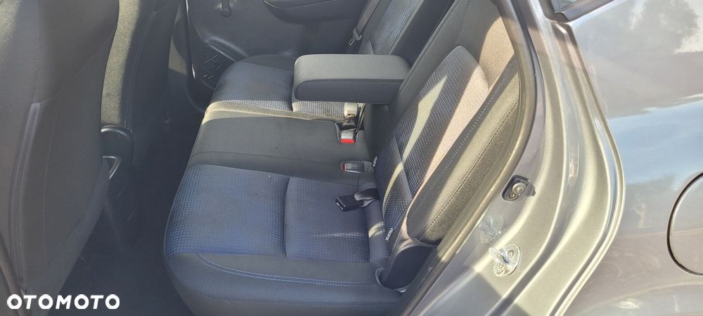 Hyundai ix20 1.4 Comfort blue - 14
