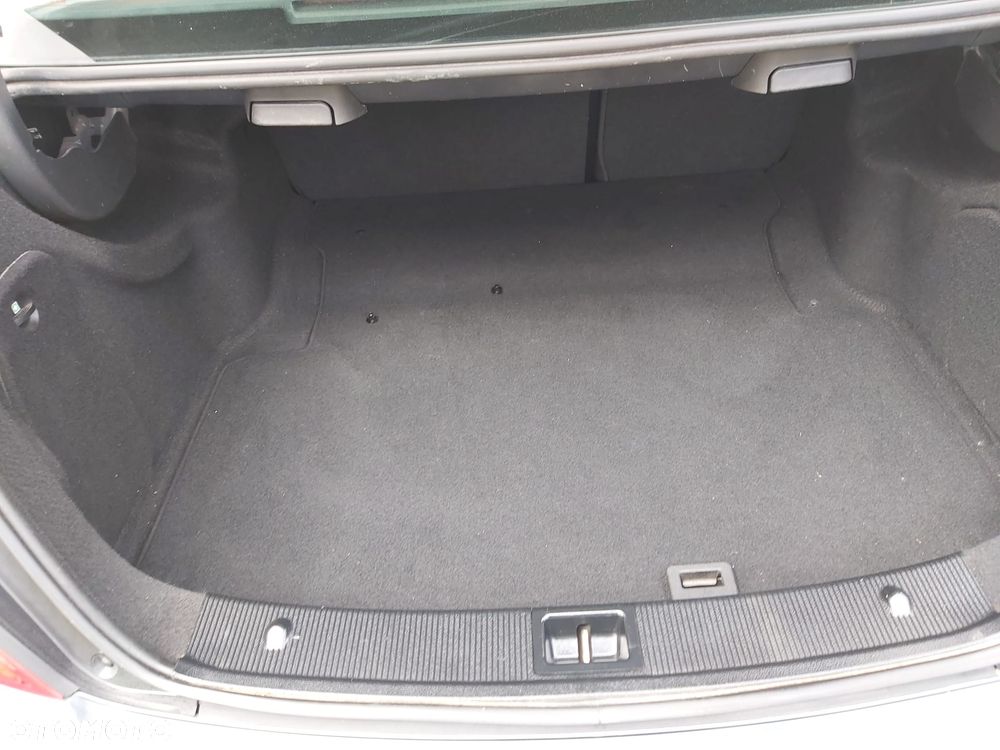 Mercedes-Benz Klasa C 200 CDI BlueEff Avantgarde - 13