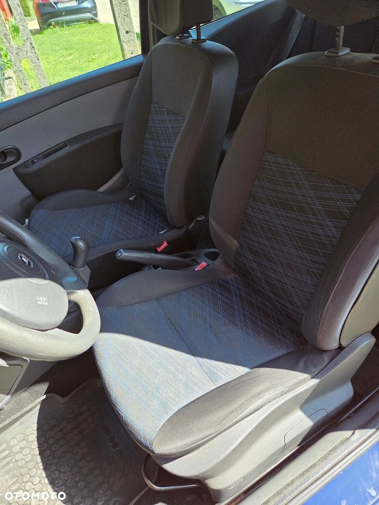 Renault Clio 1.4 16V Authentique - 5