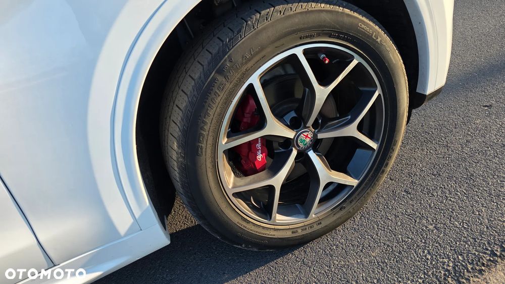 Alfa Romeo Stelvio 2.0 Turbo 16V AT8-Q4 Ti - 21