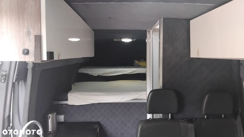 Mercedes-Benz Sprinter - 15