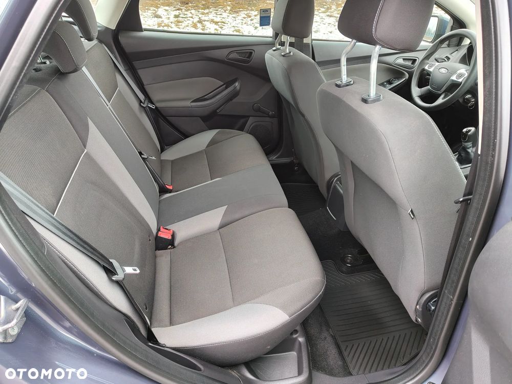 Ford Focus 1.6 Ambiente - 32
