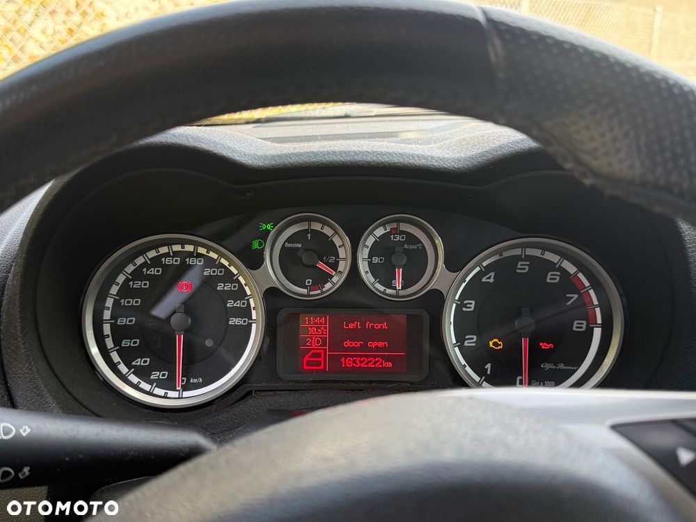 Alfa Romeo Mito 2010 photo 4