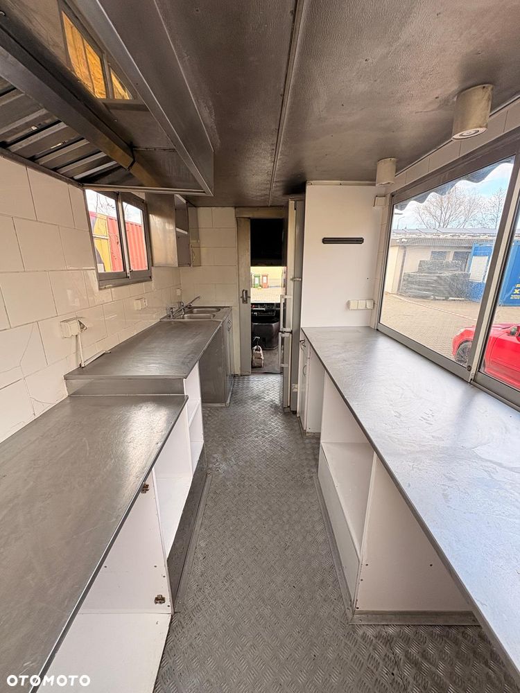 Mercedes-Benz 308D - 6