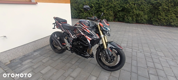 Suzuki GSR