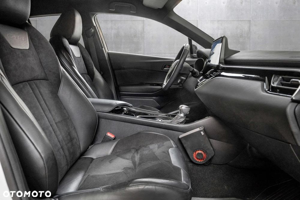 Toyota C-HR Lounge - 16