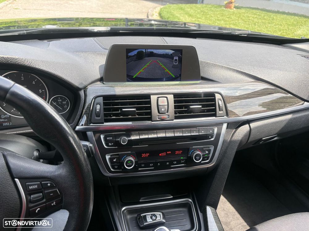 BMW 320 d Luxury Line - 4