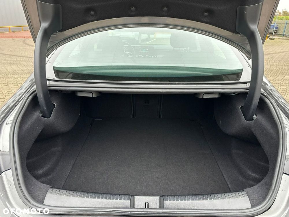 Mercedes-Benz CLA 180 7G-DCT - 21