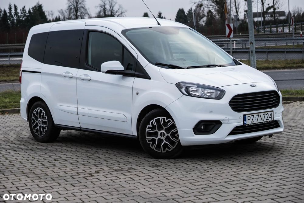 Ford Tourneo Courier 1.5 TDCi S&S Titanium - 19