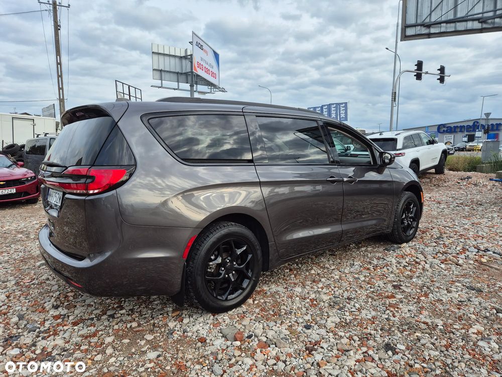Chrysler Pacifica - 21