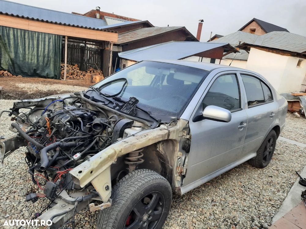 Dezmembrez Skoda Octavia 1, 1.6 Benzina 2001 - 1
