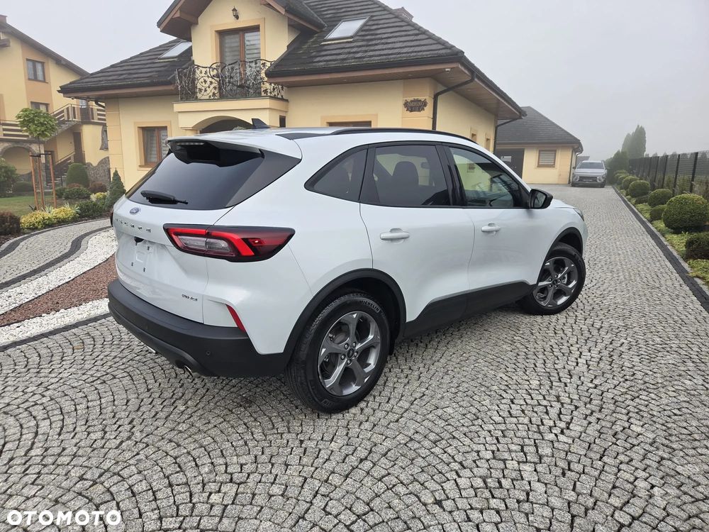 Ford Kuga - 24
