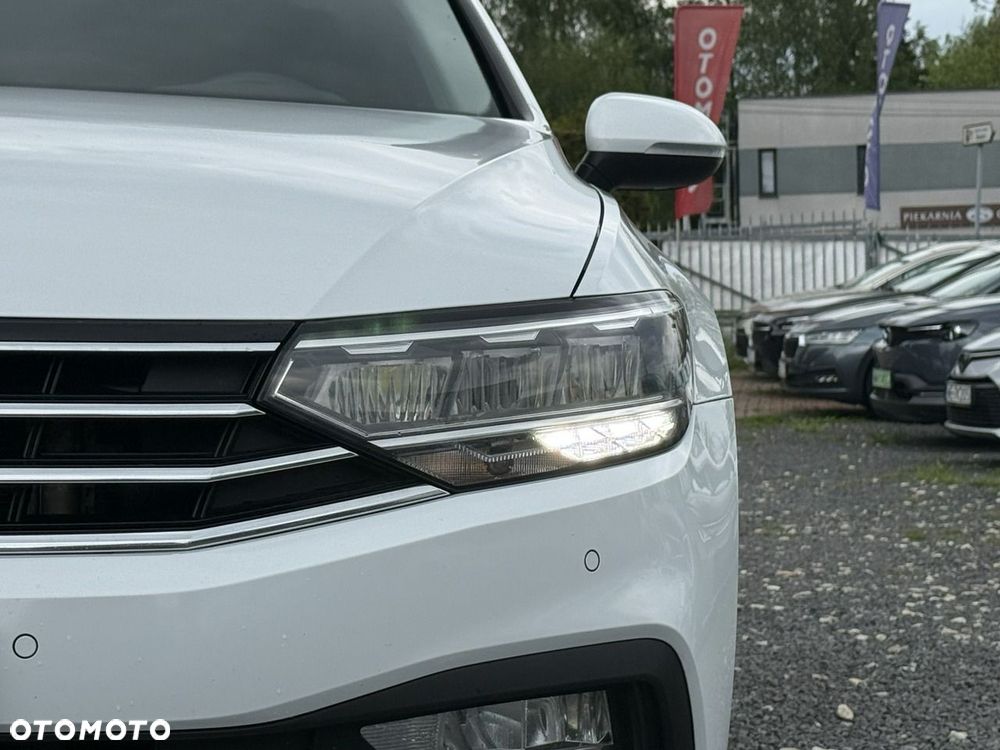 Volkswagen Passat - 4