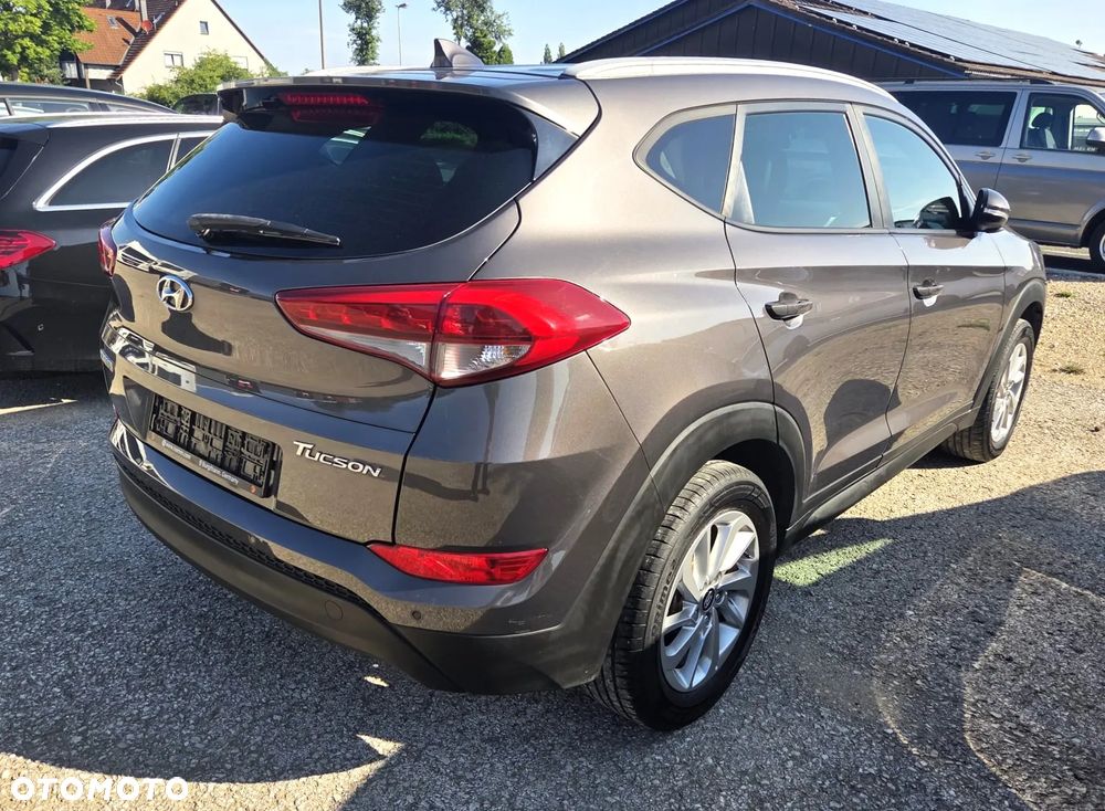 Hyundai Tucson 1.6 GDI BlueDrive Style 2WD - 16