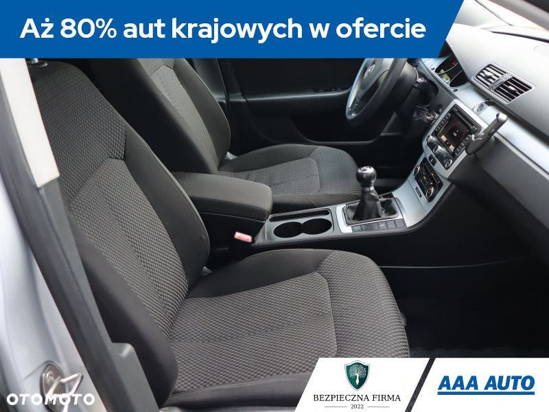 Volkswagen Passat - 10