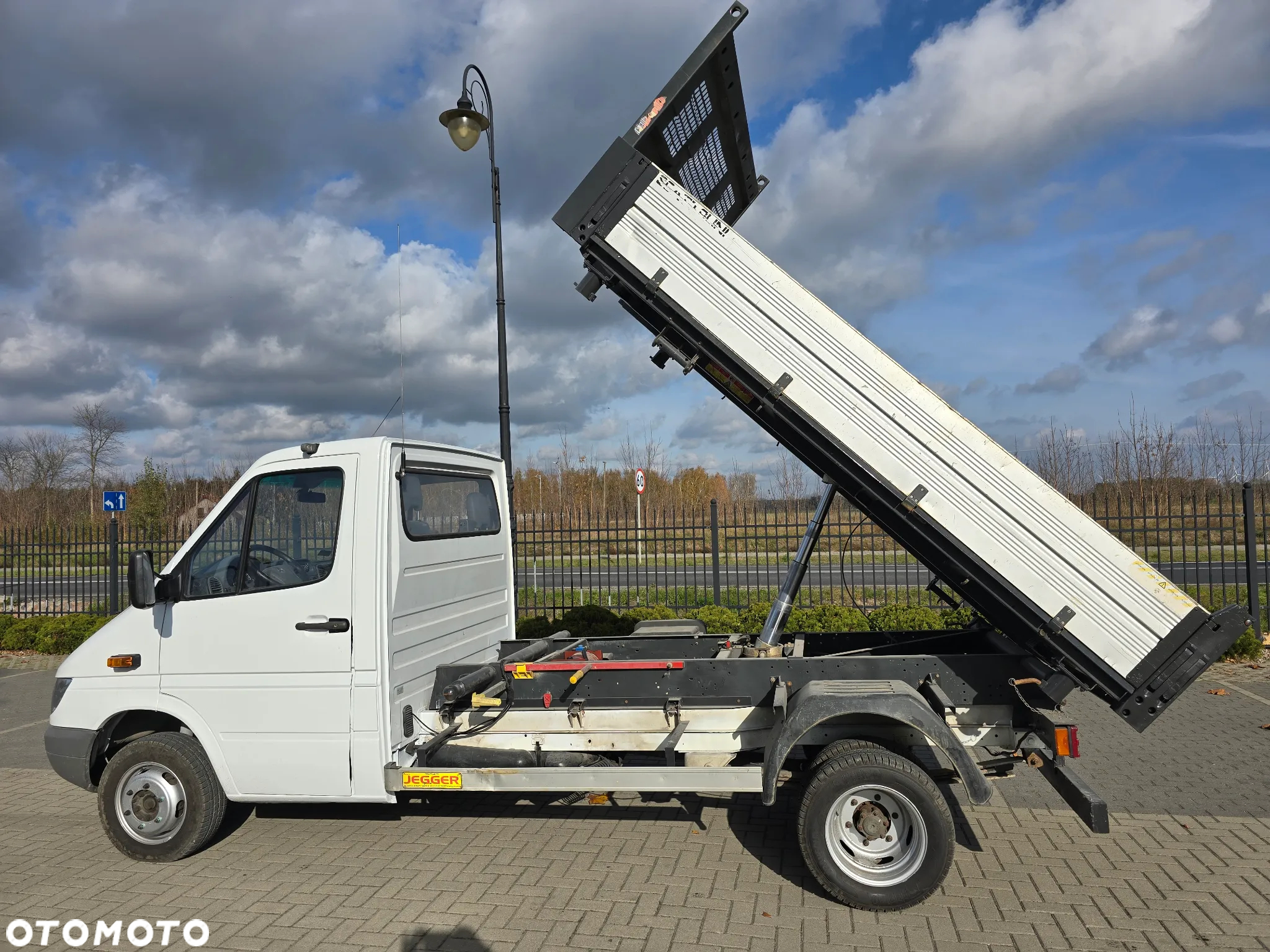 Mercedes-Benz Sprinter - 5