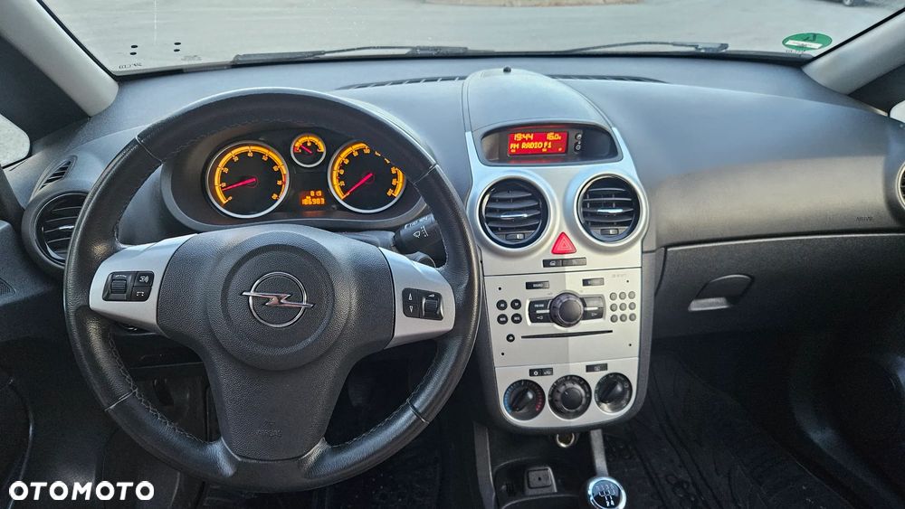 Opel Corsa 1.4 16V Satellite - 30