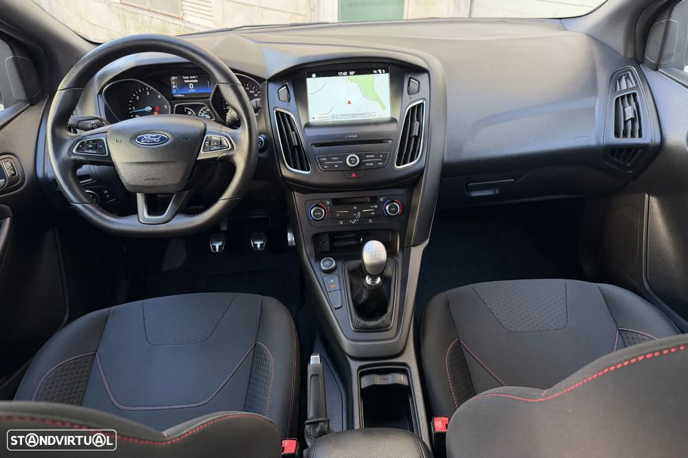 Ford Focus 1.5 TDCi ECOBlue ST-Line - 26