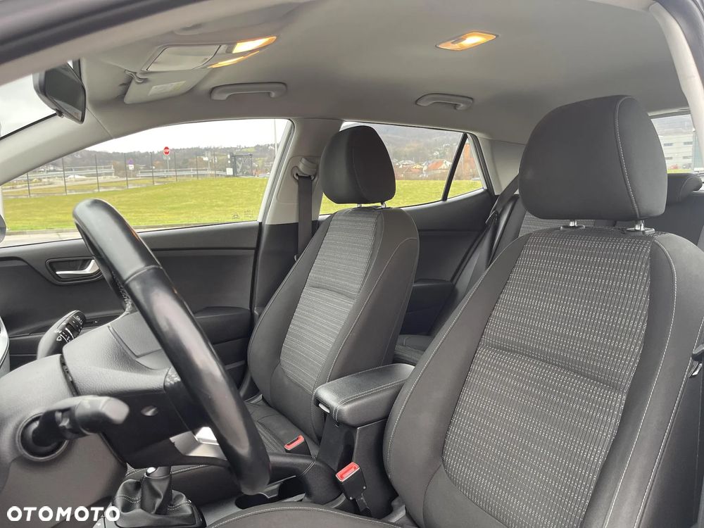 Kia Stonic 1.4 L - 11