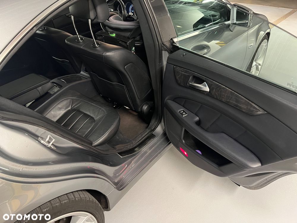 Mercedes-Benz CLS 350 CDI DPF BlueEFFICIENCY 7G-TRONIC Edition 1 - 25