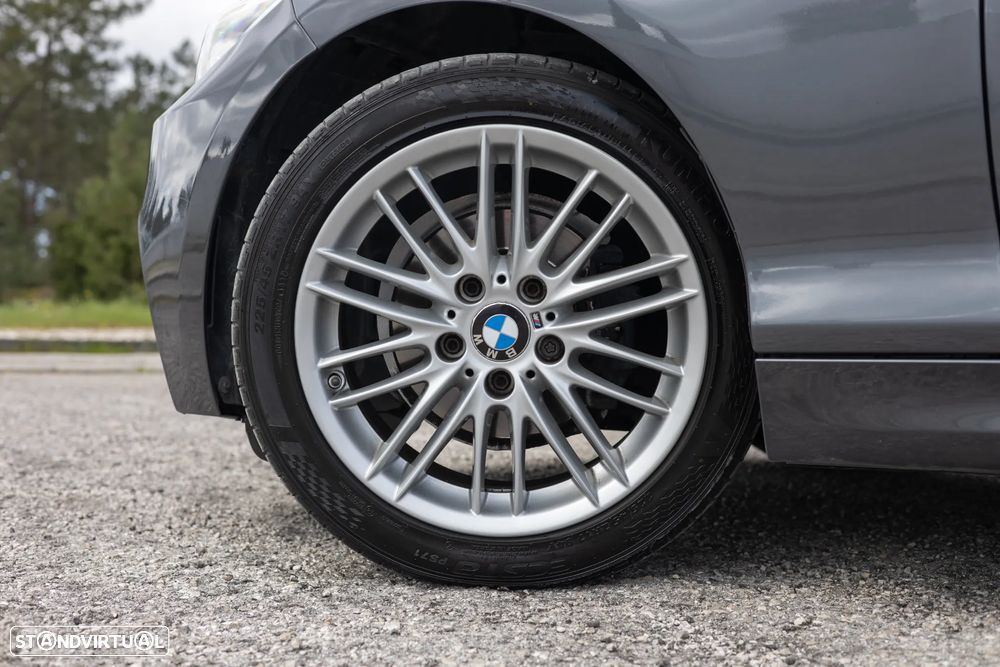 BMW 218 d Cabrio Pack M Auto - 27