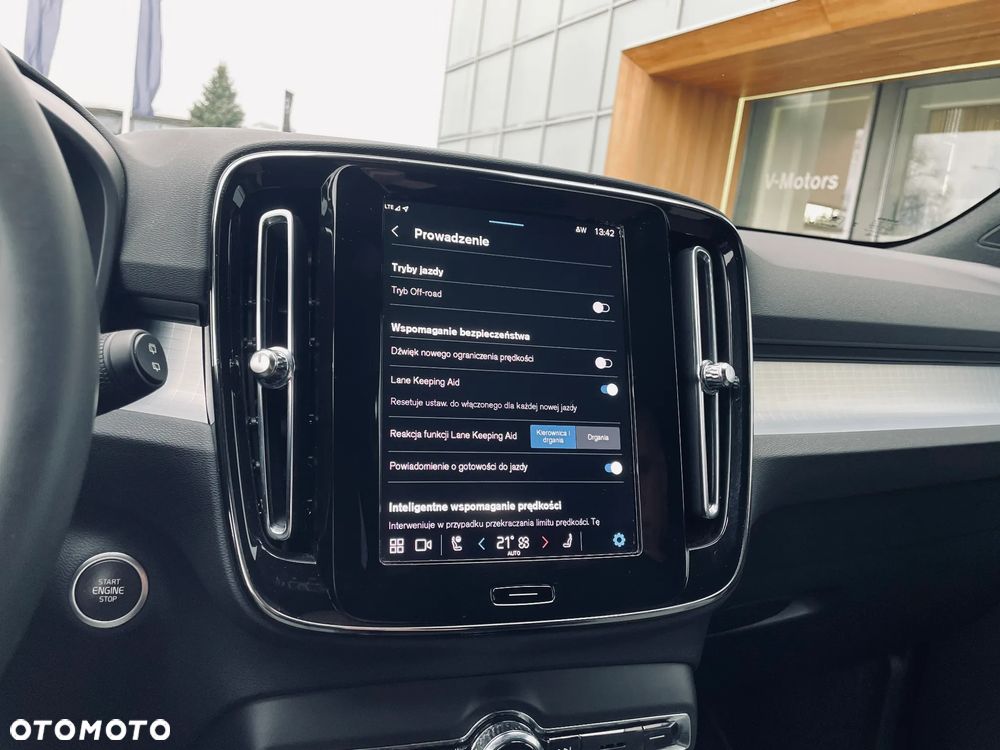 Volvo XC 40 B3 Core - 12