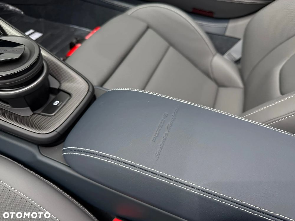 Porsche 911 Carrera Turbo S - 30