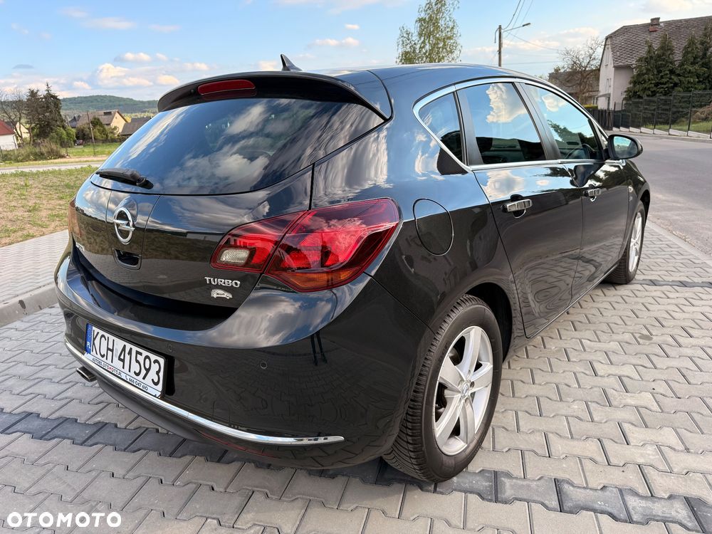 Opel Astra 1.4 T Essentia - 8