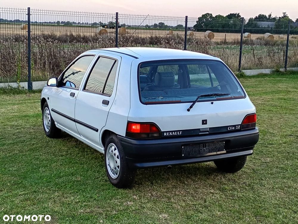 Renault Clio - 6