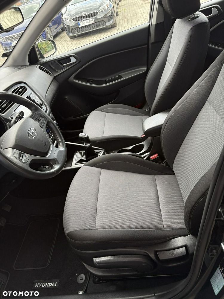 Hyundai i20 - 17
