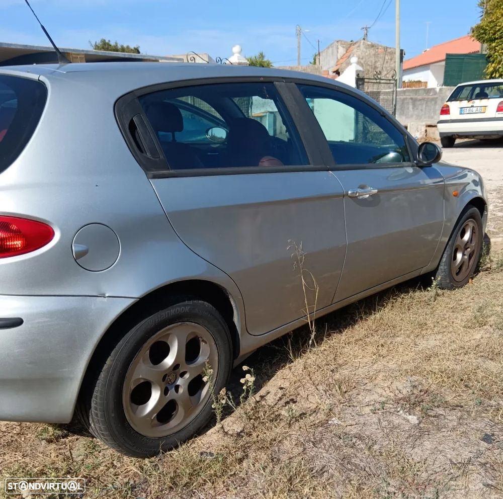 Alfa Romeo 147 1.9 JTD Plus - 2