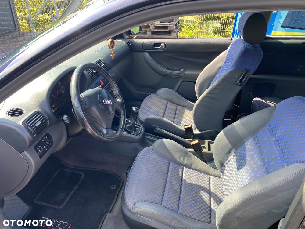 Audi A3 3-drzwiowe 1.6 Ambiente - 12