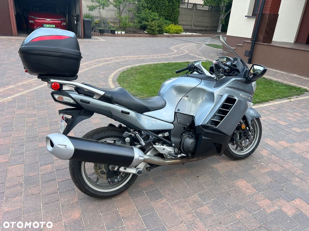 Kawasaki GTR - 12