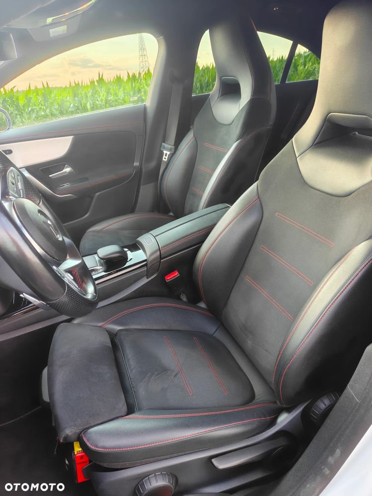 Mercedes-Benz CLA 180 AMG Line 7G-DCT - 2