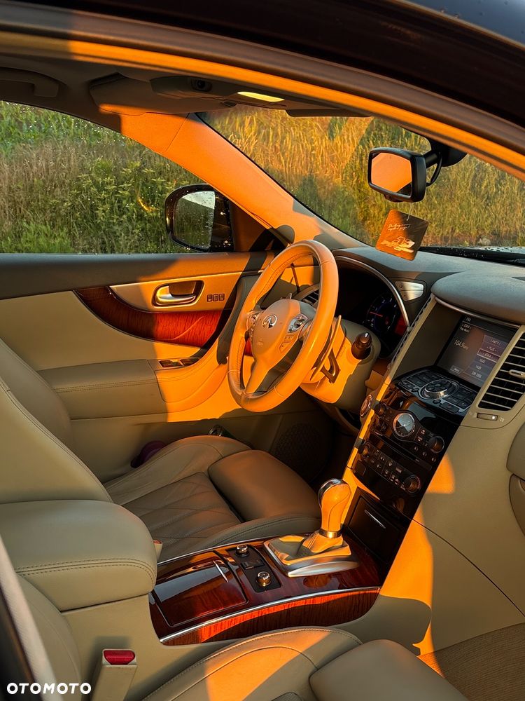 Infiniti FX FX30d S - 8