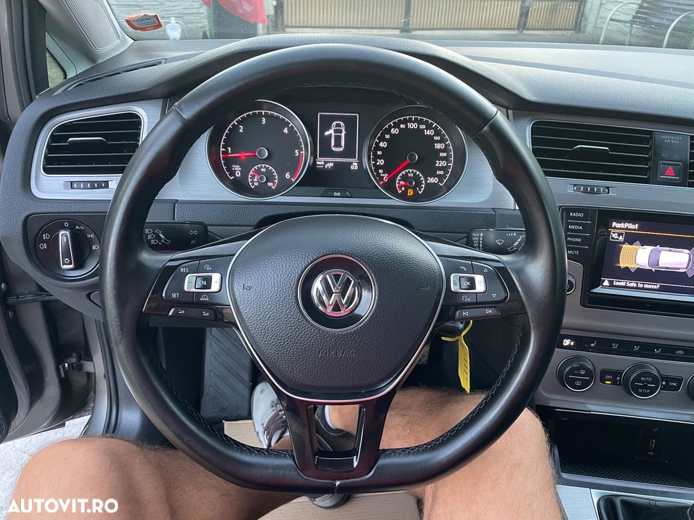 Volkswagen Golf - 21